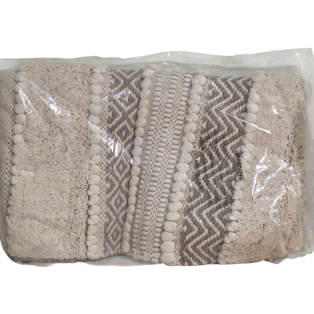 Ink+Ivy Bath Rug 20x32 Beige Taupe Boho Geometric Textured Pom Pom New - Picture 3 of 3